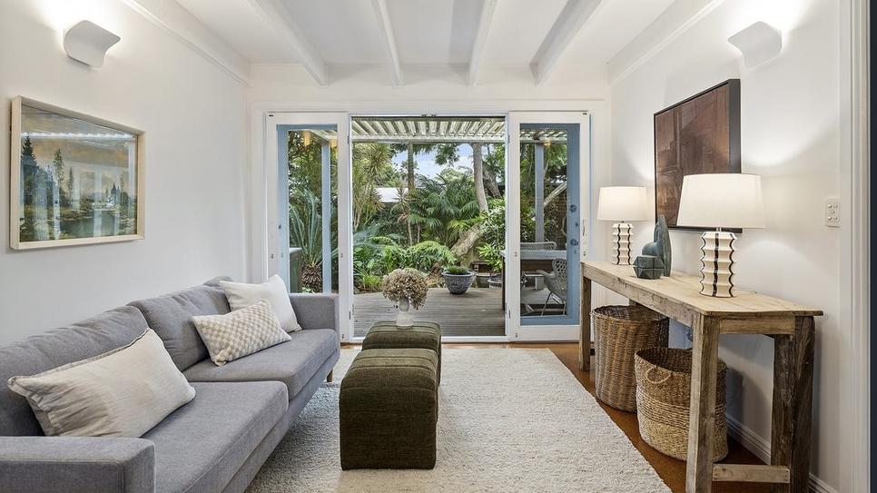 interior decorator Illawarra property stying interior designer Shellharbour Wollongong Gerringong Kiama Bowral berry